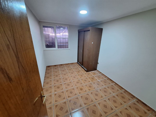 Casa En Venta De 8 Dorm. En Macul