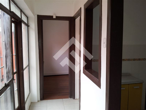 Casa En Venta De 4 Dorm. En Ñuñoa