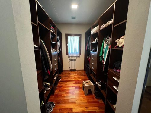 Venta Casa Chalet Adrogué Pileta Parque Permuta Apto Crédito
