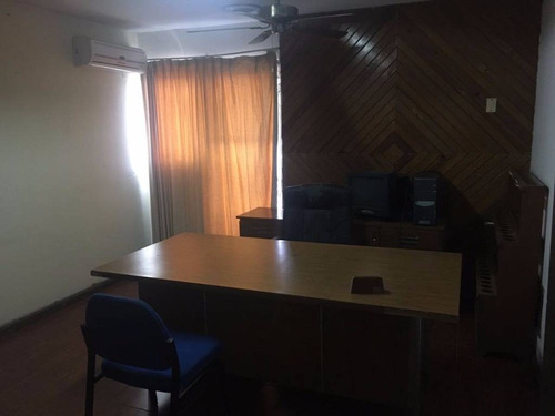Imagen 7 de 12 de Se Renta Oficina En La Mejor Zona Comercial