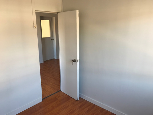 Deopartamento En Segundo Piso, Muy Central, Locomoción.