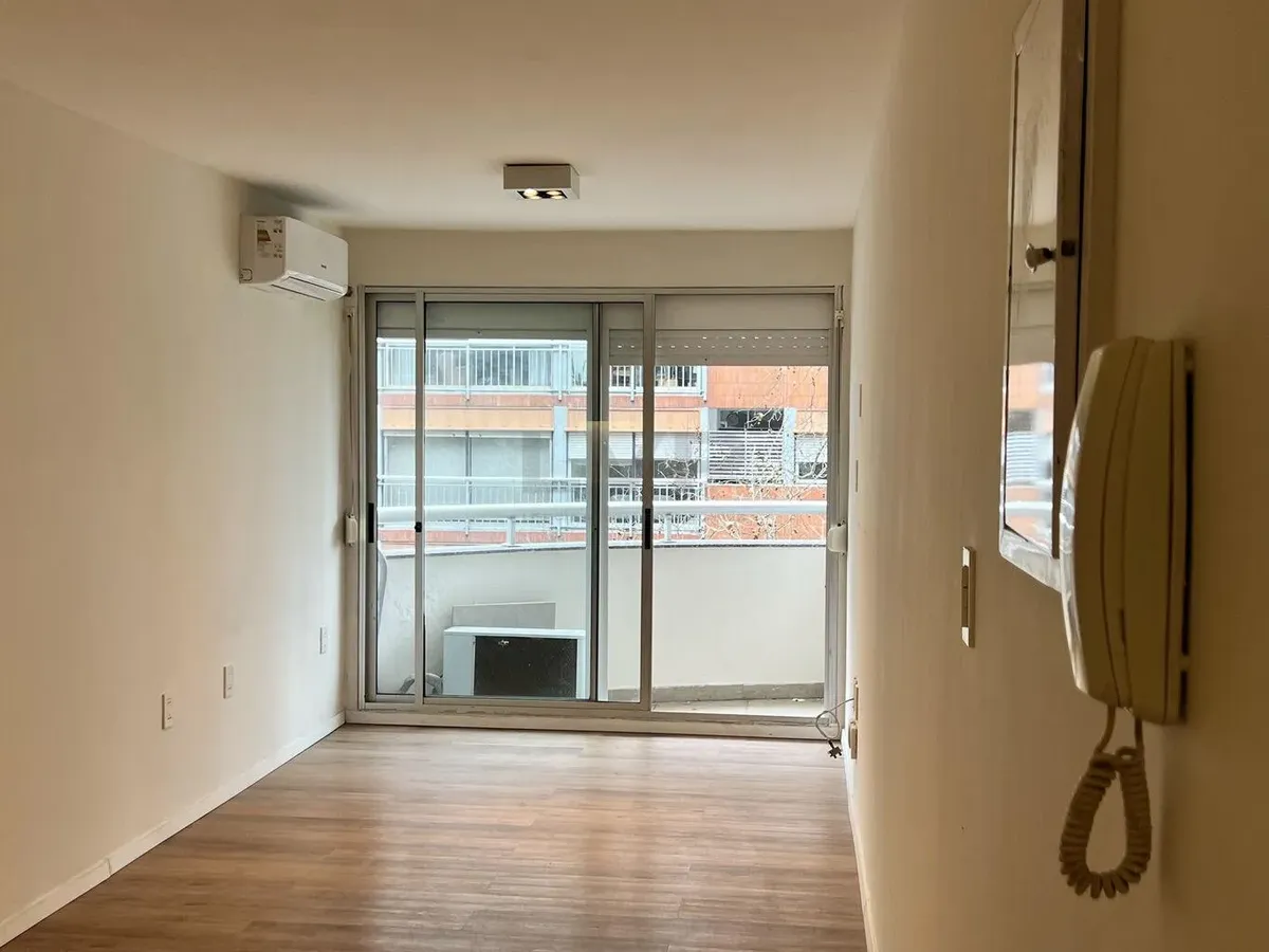 Apto Pocitos Con Balcon · Foto 2