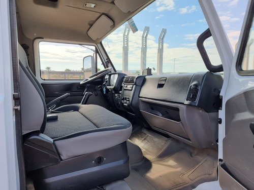 Imagem 2 de 15 de Volkswagem 5-150 4x2 Ano 2015 Linha Viva (cnh -b ) Isolado