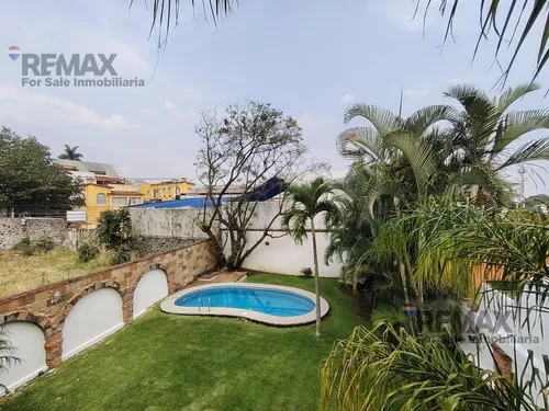 Venta De Casa En El Fracc. Lomas De Atzingo, Cuernavaca, Morelosclave 5634