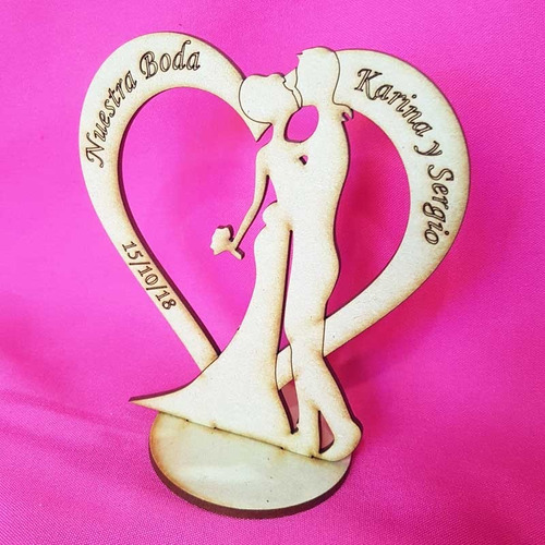 Imagen 2 de 3 de 60 Souvenirs Fibrofacil Pareja Corazón Casamientos