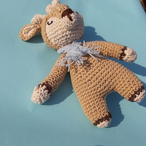 Imagen 3 de 3 de Ciervo Sonajero Amigurumi Tejido A Mano Crochet 20 Cm
