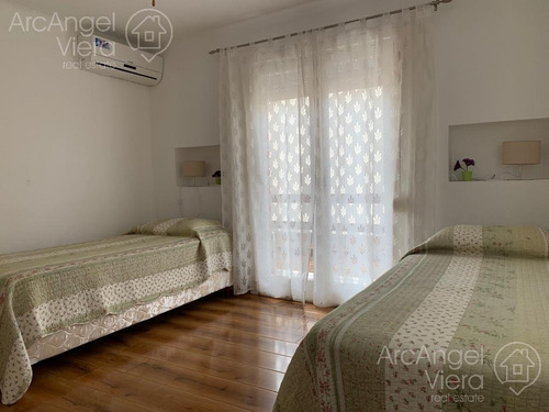 Preciosa Casa En Península Con Piscina Y 4 Dormitorios