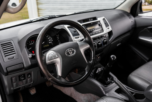 Toyota Hilux 2.7 Cd Srv Vvti 4x2
