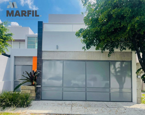 Casa En Venta Con Alberca En Esmeralda Norte Colima