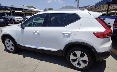Volvo Volvo Xc 40blanco P Xc40 Momentum Ignite