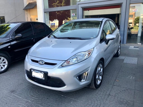 Ford Fiesta Kinetic Titanium 1.6 2011 Única Mano Gonzaarram
