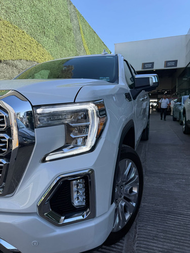 GMC Sierra 6.2 Denali Dvd At