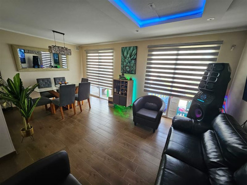 Casa En Venta De 3 Dorm. En Maipú