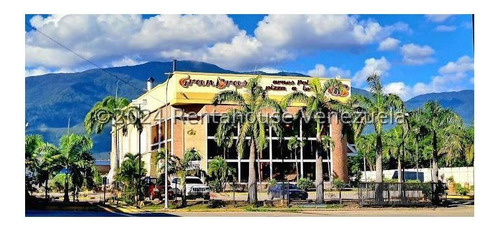 Gran Edificio Comercial/industrial De 7000m² En Venta En Av Intercomunal Guarenas/guatire Mls #24-22414