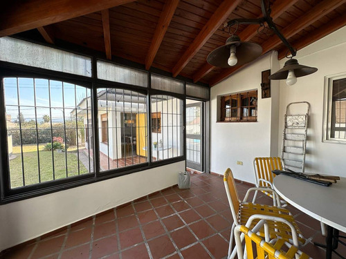 Casa En Venta En Arguello Una Planta