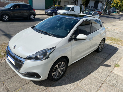 Peugeot 208 1.6 Feline