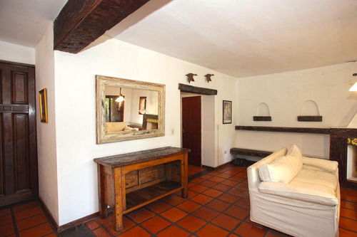 Casa En Lomas De San Isidro