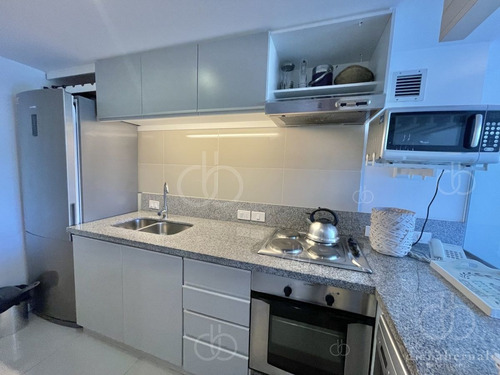 Imagen 10 de 13 de Venta De Apartamento De 2 Dormitorios En Edificio Be Punta