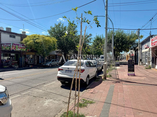 Local, Casa Y Departamento En Venta Sobre Av. Bv. Los Granaderos