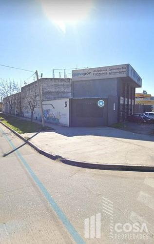 Imagen 2 de 5 de Extraorinario Galpón En Esquina Comercial