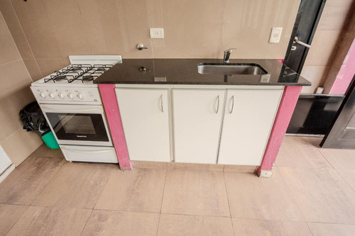 Venta Monoambiente Con Subdivisión. Caseros Centro