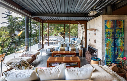 Espectacular Casa En Zapallar, A Una Cuadra De La Playa