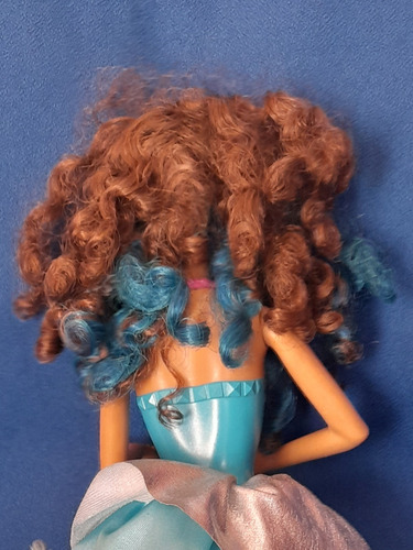 Muñeca Barbie Erika Cantante De Rock Usada