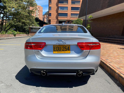 Jaguar Xe 2017 2.0 I4 Prestige