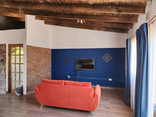 Casa En Venta - 2 Dormitorios 1 Baño - 250mts2 - Neuquén