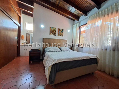 Casa En Venta En Santa Paula Caracas Calle Cerrada Pozo Agua
