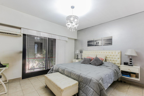 Venta Casa 5 Ambientes Cochera Y Patio - Liniers - Apto Credito