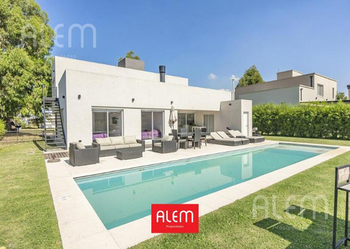 Casa En Venta En Don Joaquin, Canning