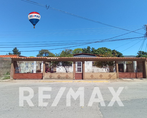 Re/max 2mil Vende Casa En Las Barrancas, Mun. Díaz, Isla De Margarita, Edo. Nueva Esparta