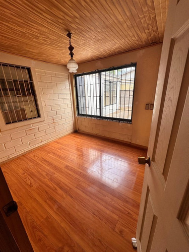 Casa En Los Fresnos, 3d, 2b Con Excelente Distribución