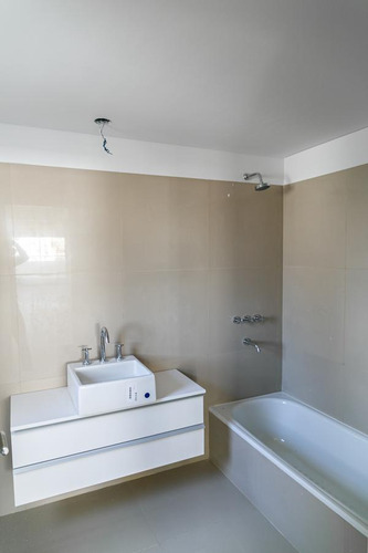 Amplio Loft Que Sugiere Un Lugar Distinto Para Vivir-centro Rosario