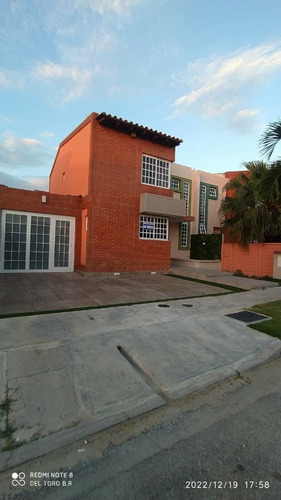 Town House En Venta En Urbanización Araguama Country 