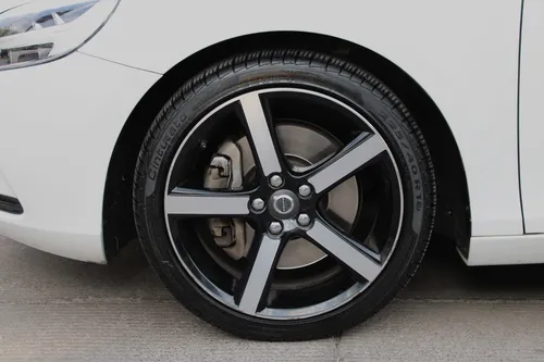 Volvo V40 2019