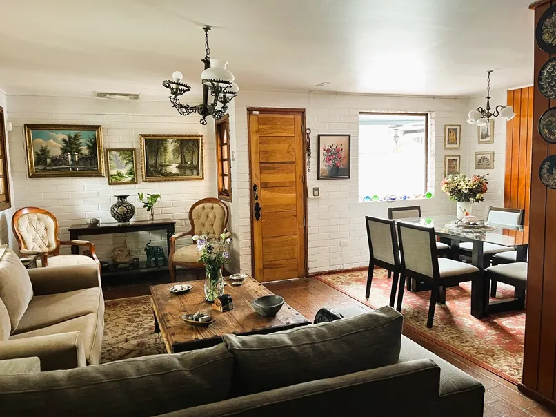 Imagen 3 de 18 de G. De Alderete/av. La Florida: Gran Casa Con Piscina!!