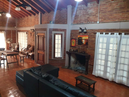 Imagen 3 de 12 de Hermosa Casa En Paso De La Patria, Corrientes.