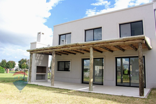 Venta Casa Barrio Santo Tomas Pilar 4 Amb
