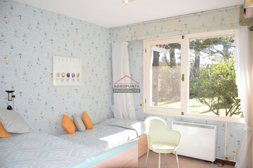 Casa En Country, 4 Dormitorios *- Ref: 3926