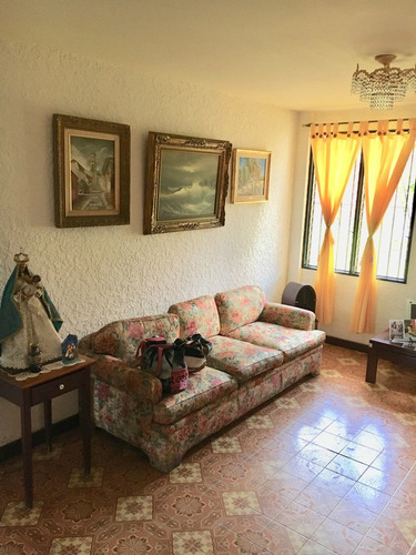 Imagen 3 de 10 de Se Vende Casa 320m2 4h+s/5b+s/5p El Placer 0513