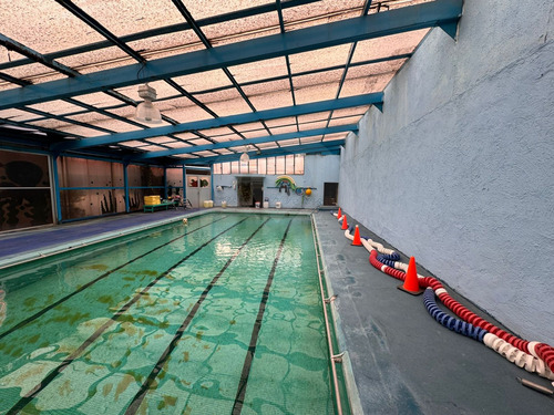 Vista Del Valle: Edificio En Venta Con Alberca, Ideal Para Escuelas.