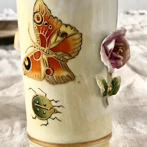 Antiguo Florerito De Porcelana Europea