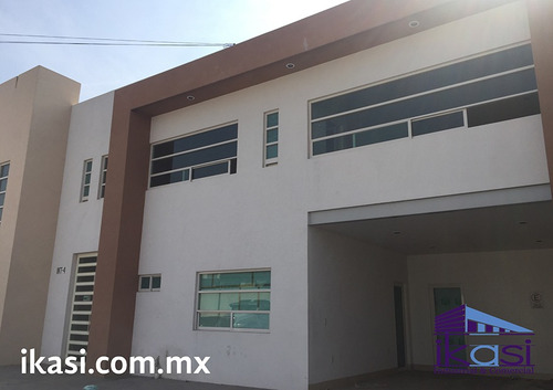Imagen 2 de 14 de Bir-132 Bodega En Clúster Privado Blvd Hermanos Aldama