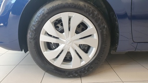 Imagen 18 de 25 de Nissan Versa 1.6 Sense Cvt