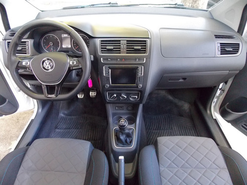 Imagen 8 de 15 de Volkswagen Fox 1.6 Msi Highline 5p. 2017 Carbone