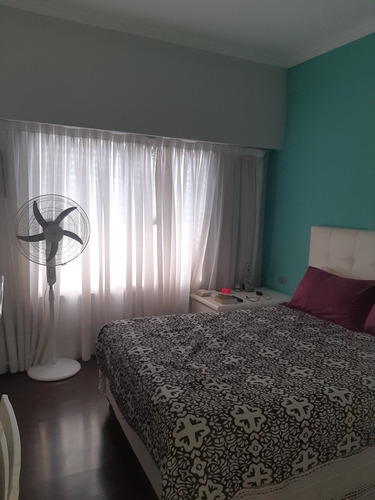 Casa En Venta De 4 Ambientes. Con Garaje Y Dos Locales Comerciales. I,casanova