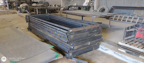 Imagen 3 de 10 de Herrero Y Soldador , A Domicilio Fabricaciones Y Reparacion.
