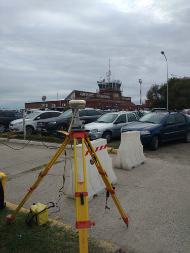 Imagen 7 de 10 de Servicio Alquiler Equipos Topografía Gps Rtk Estación Total
